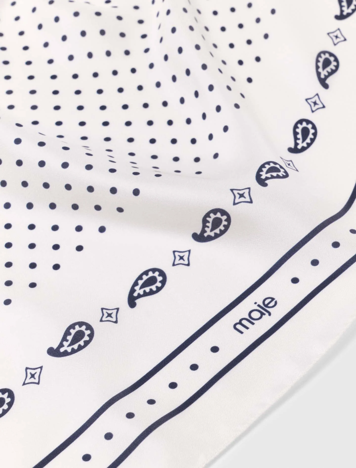 90X90 Printed Silk Scarf Ecru - Image 4