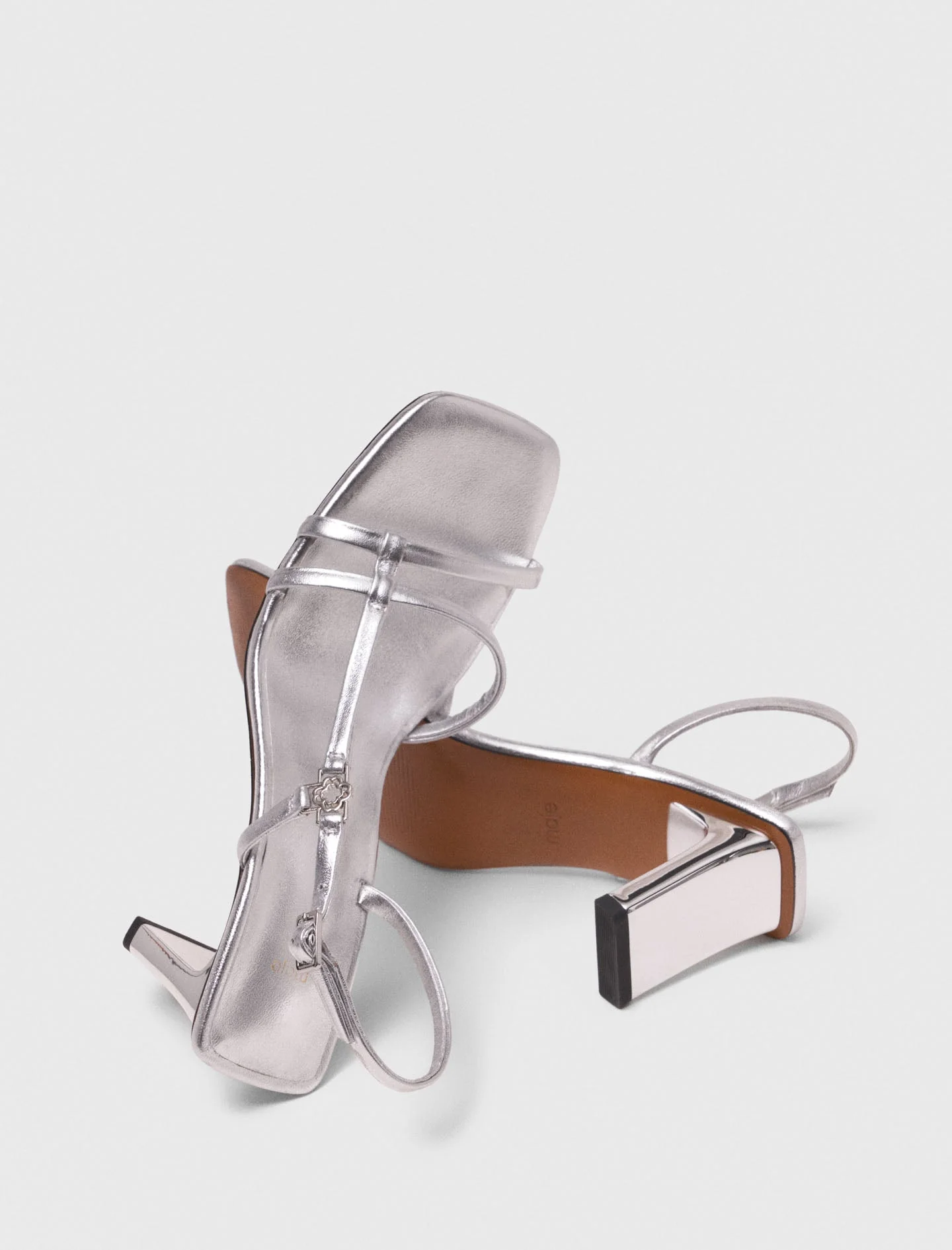 Metallic strappy sandals with heel Silver - Image 6
