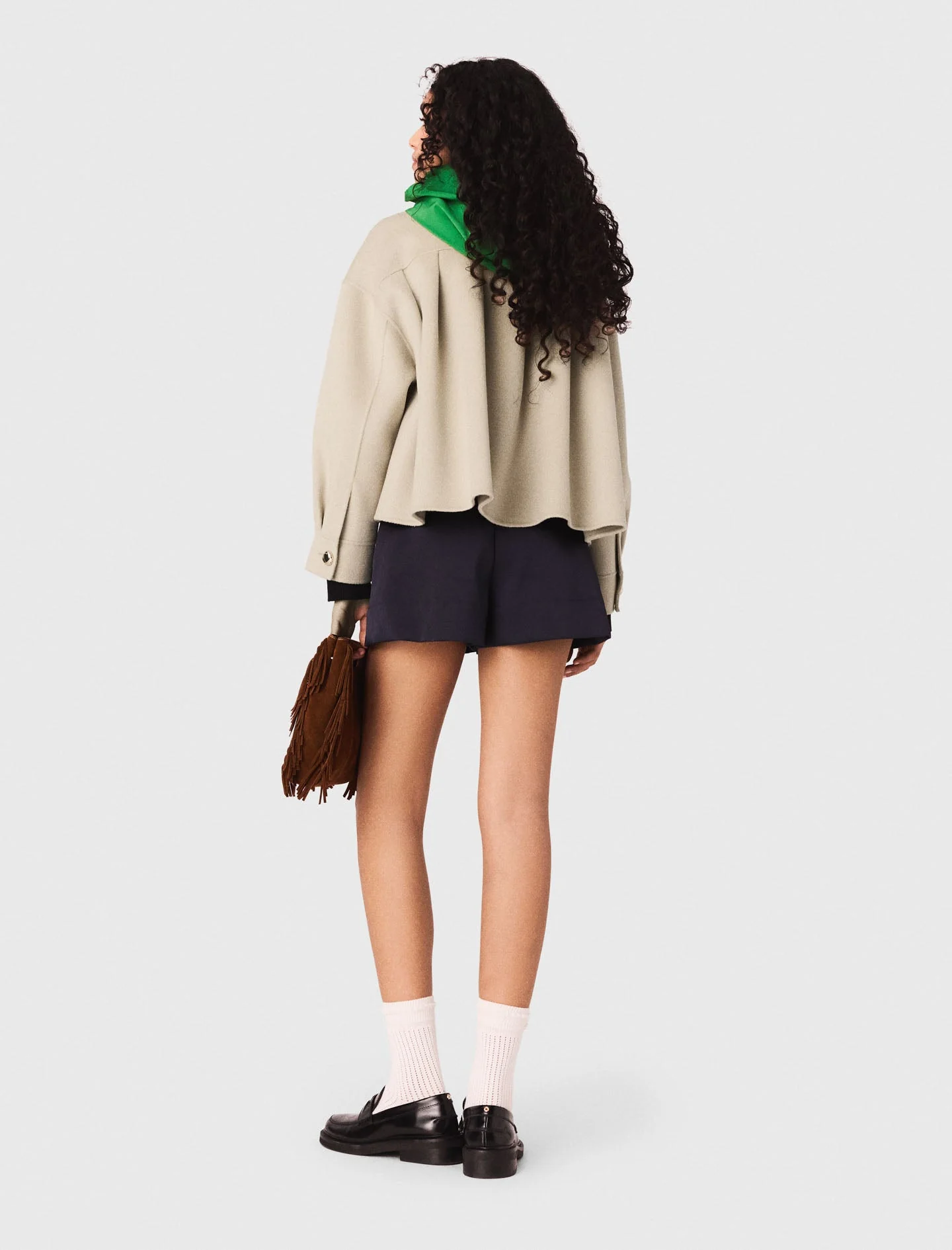 Short pleated-back wool jacket - Image 4
